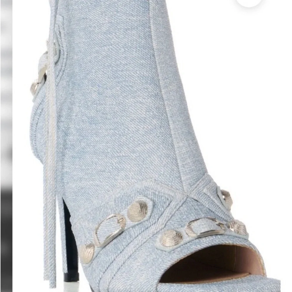AKIRA chic denim